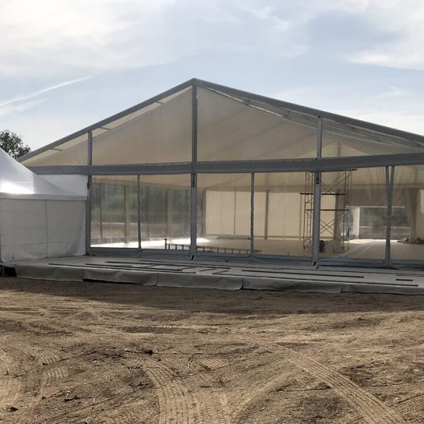 Construction of an empty tent for an event