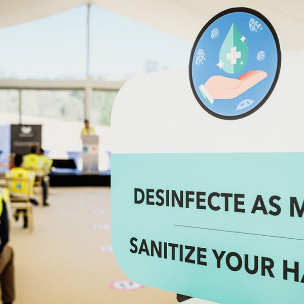 Sign to advise people to sanitize your hands.